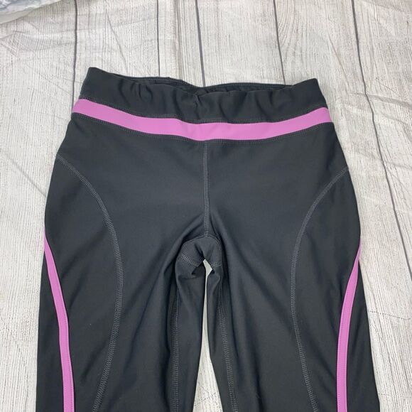 Xersion Capri style compression pants grey w/pink borders sz small women - Picture 3 of 8